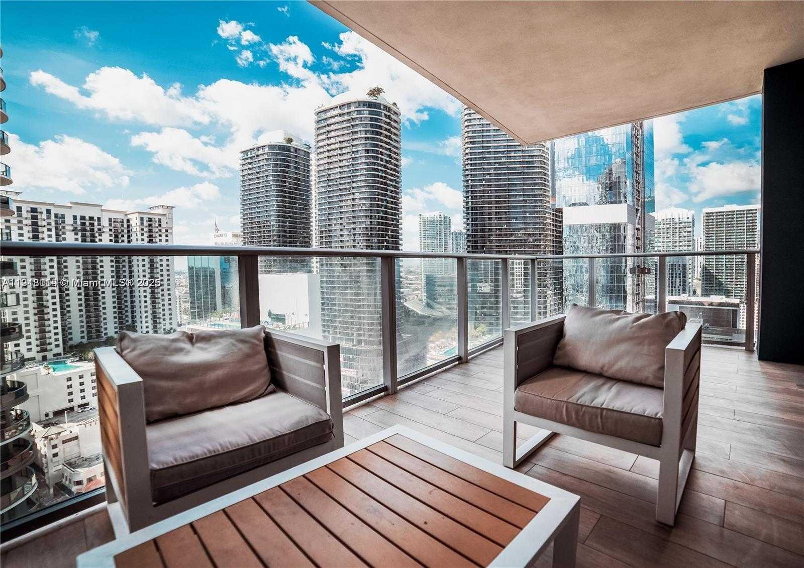 Small Image of 1010 BRICKELL AVE #2611, Miami Number 4