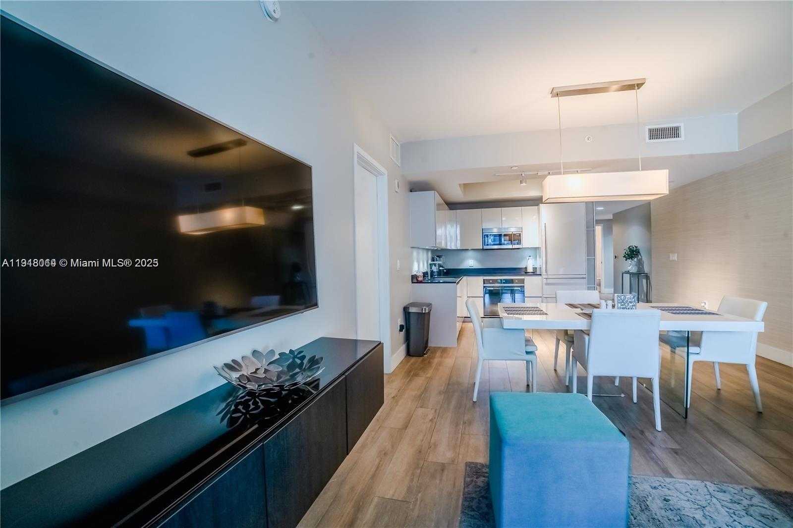 Small Image of 1010 BRICKELL AVE #2611, Miami Number 8
