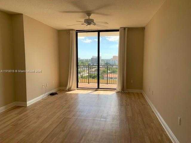 Small Image of 888 SOUTH DOUGLAS RD #1010, Coral Gables Number 4