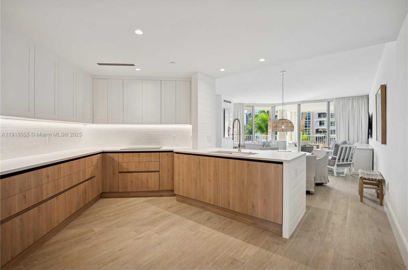 Small Image of 705 CRANDON BLVD #306, Key Biscayne Number 2