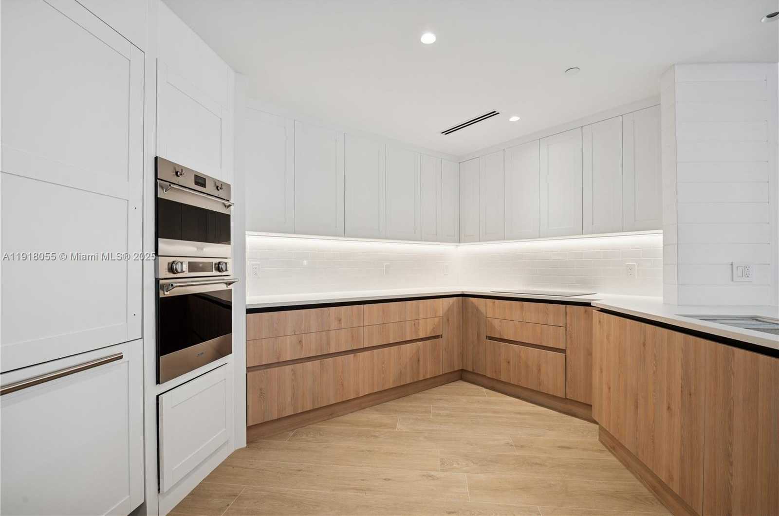 Small Image of 705 CRANDON BLVD #306, Key Biscayne Number 3