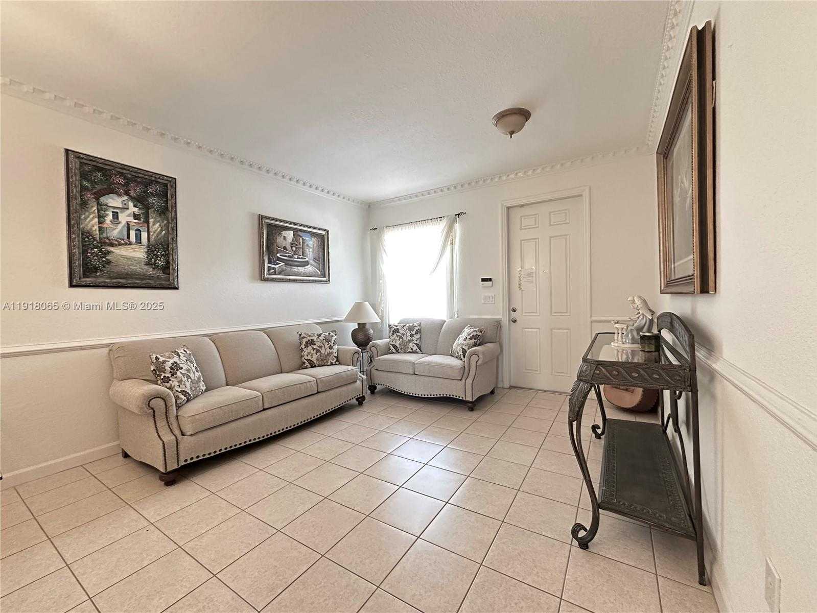 Small Image of 13261 SOUTH WEST 127TH CT, Miami Number 2