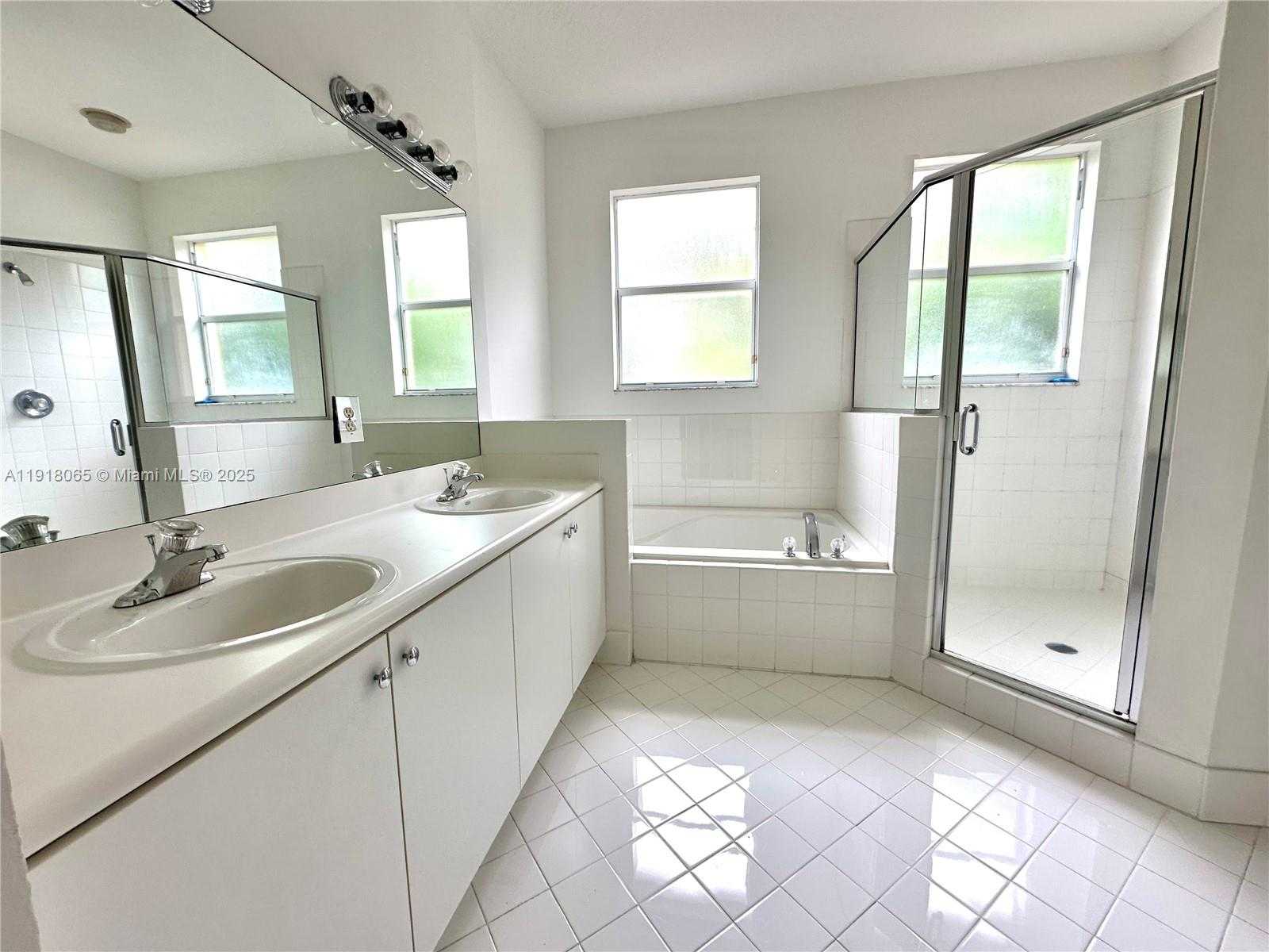 Small Image of 13261 SOUTH WEST 127TH CT, Miami Number 20