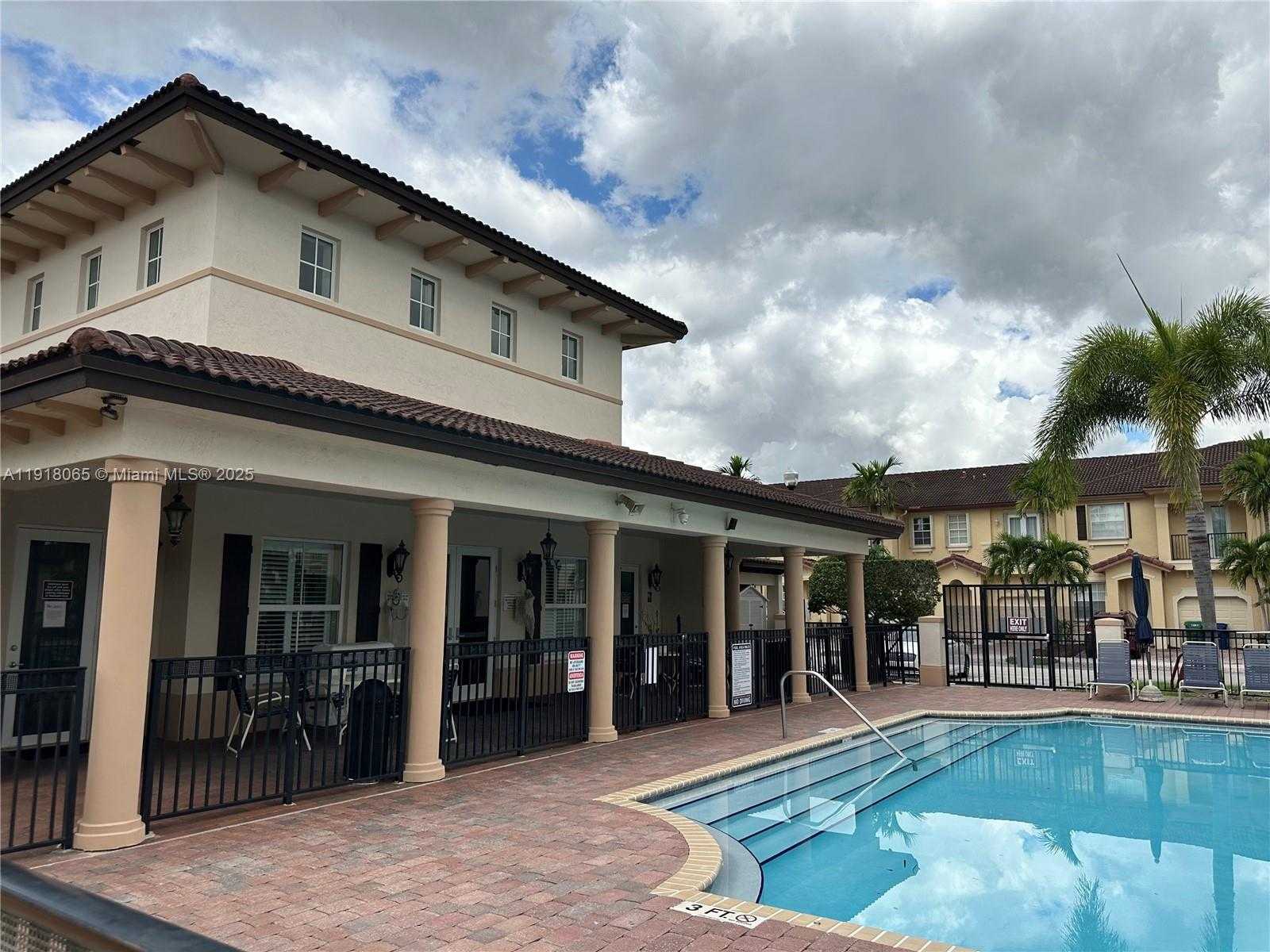 Small Image of 13261 SOUTH WEST 127TH CT, Miami Number 21