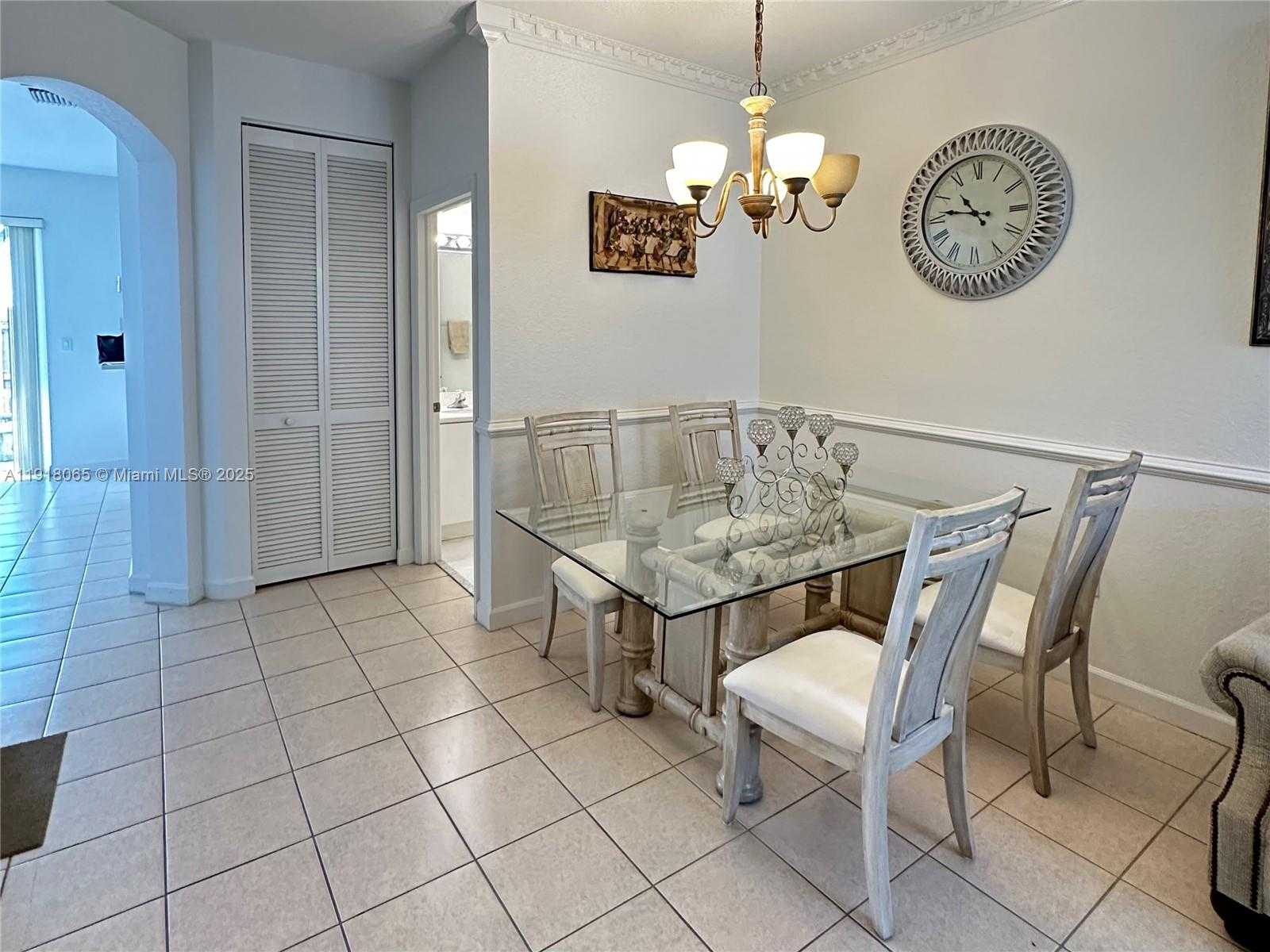 Small Image of 13261 SOUTH WEST 127TH CT, Miami Number 3