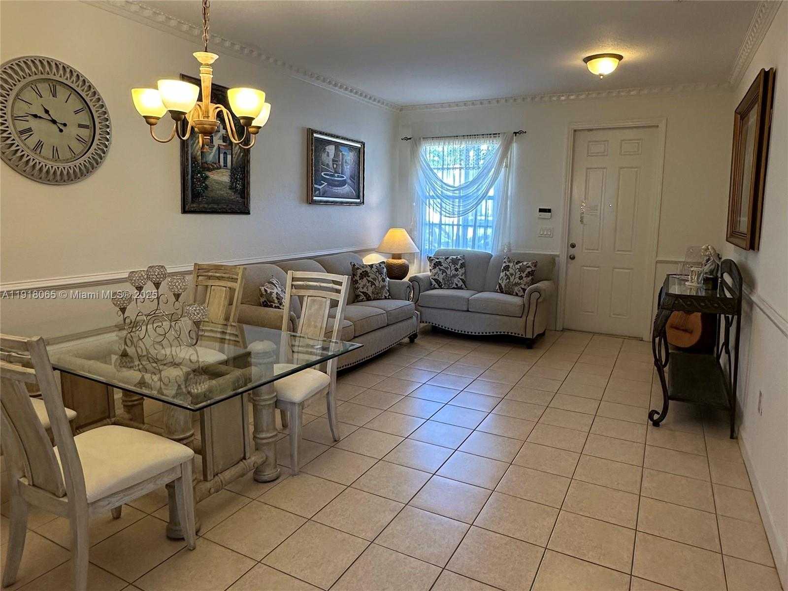 Small Image of 13261 SOUTH WEST 127TH CT, Miami Number 4