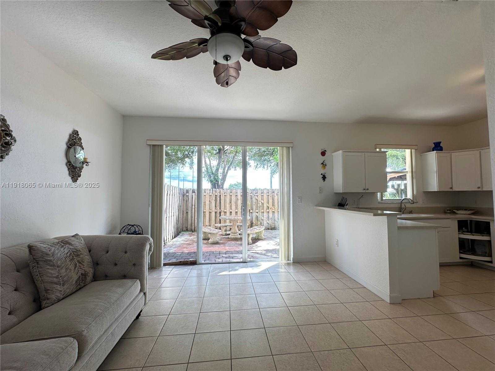 Small Image of 13261 SOUTH WEST 127TH CT, Miami Number 6