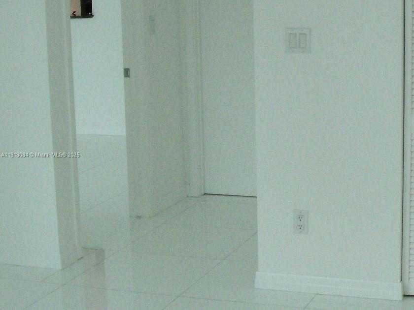Small Image of 325 SOUTH BISCAYNE BLVD #921, Miami Number 10