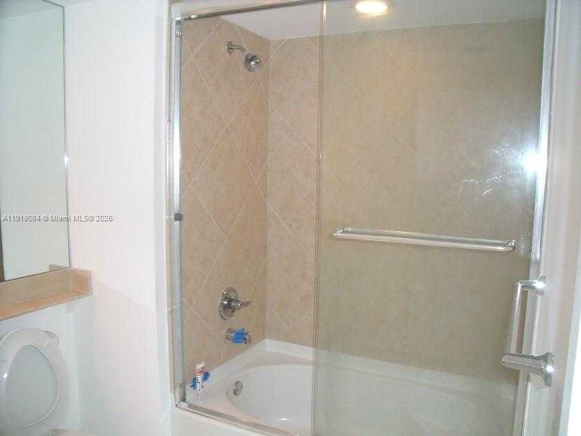 Small Image of 325 SOUTH BISCAYNE BLVD #921, Miami Number 11