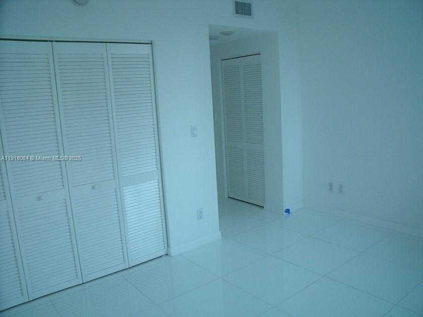 Small Image of 325 SOUTH BISCAYNE BLVD #921, Miami Number 13