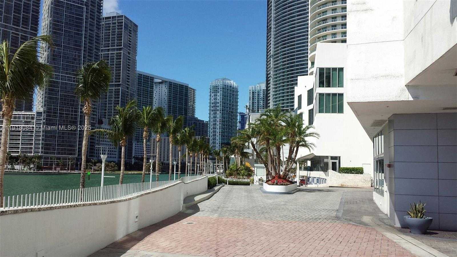 Small Image of 325 SOUTH BISCAYNE BLVD #921, Miami Number 26