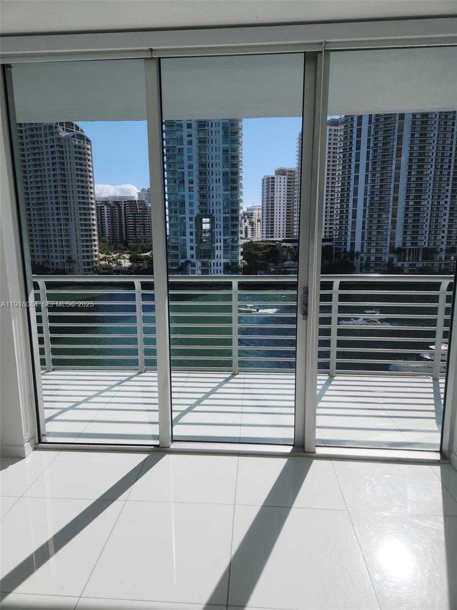 Small Image of 325 SOUTH BISCAYNE BLVD #921, Miami Number 34
