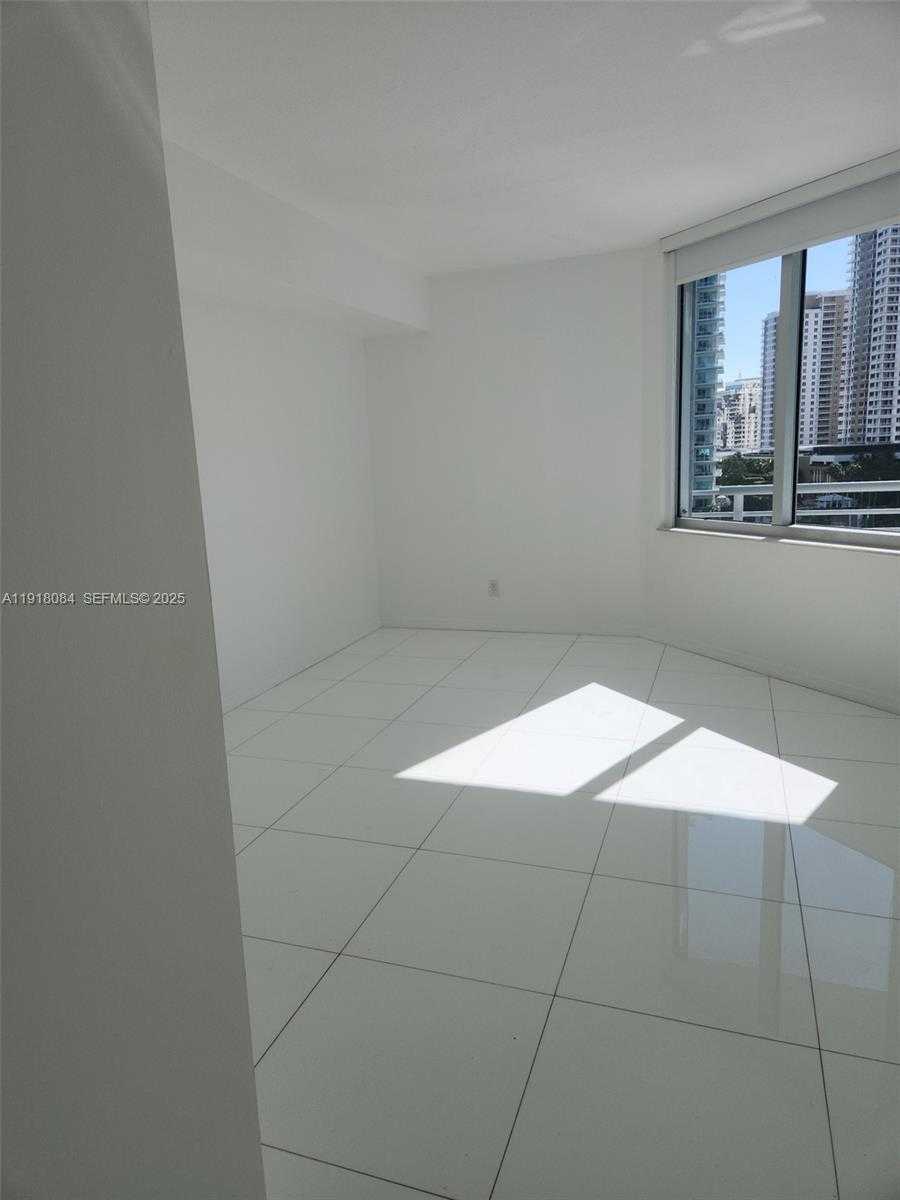 Small Image of 325 SOUTH BISCAYNE BLVD #921, Miami Number 35