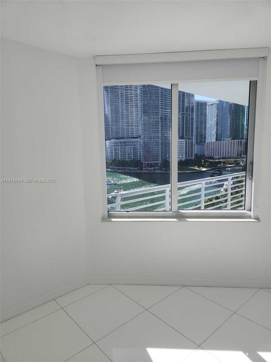 Small Image of 325 SOUTH BISCAYNE BLVD #921, Miami Number 36