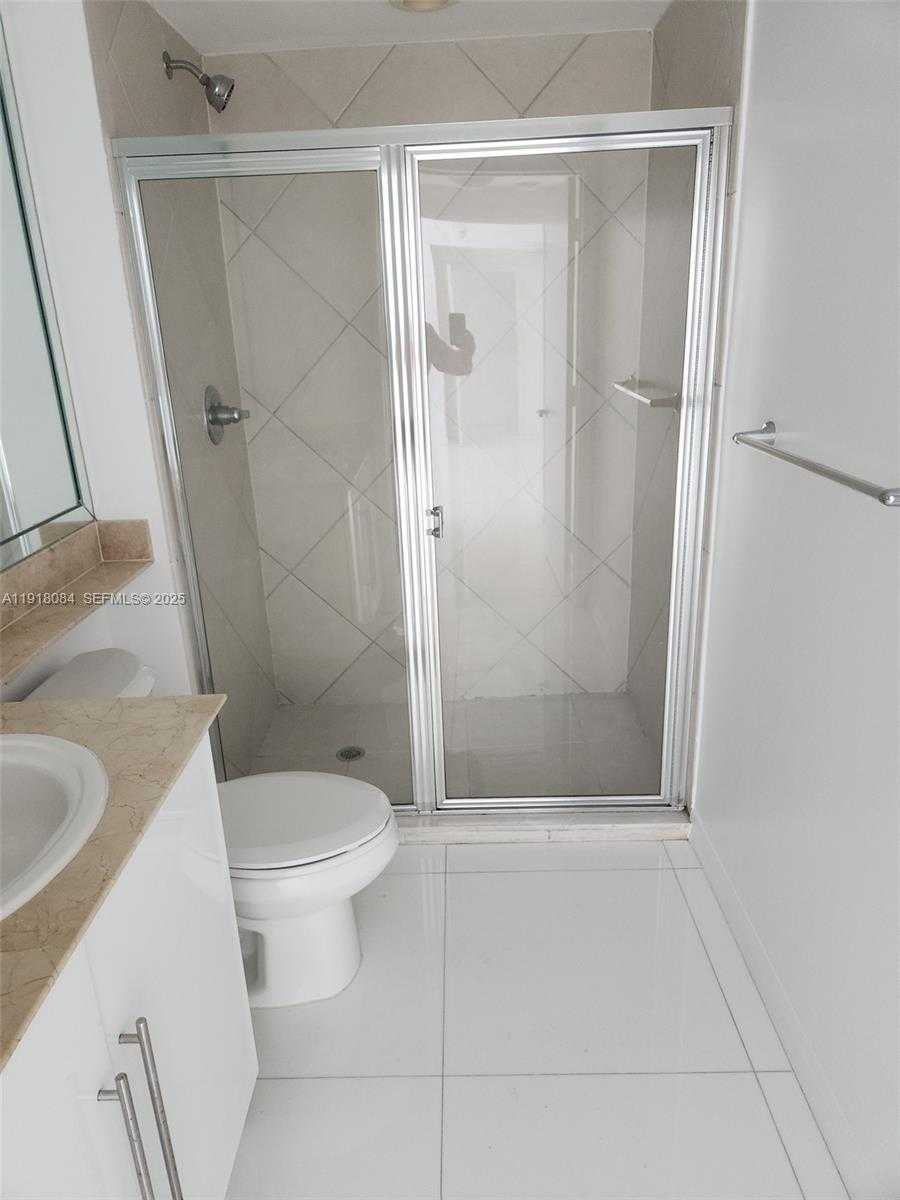 Small Image of 325 SOUTH BISCAYNE BLVD #921, Miami Number 37