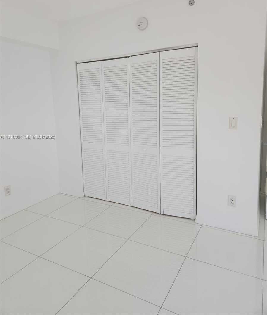 Small Image of 325 SOUTH BISCAYNE BLVD #921, Miami Number 39