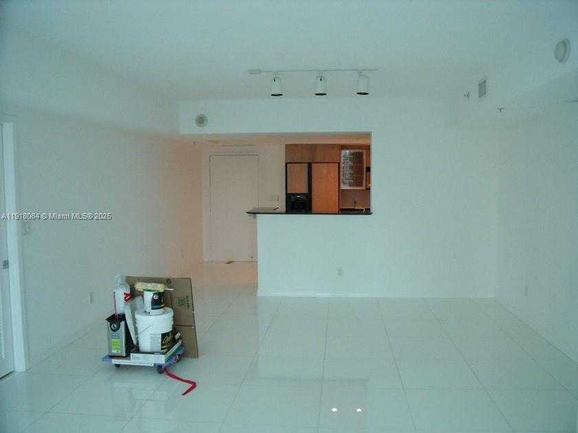 Small Image of 325 SOUTH BISCAYNE BLVD #921, Miami Number 6