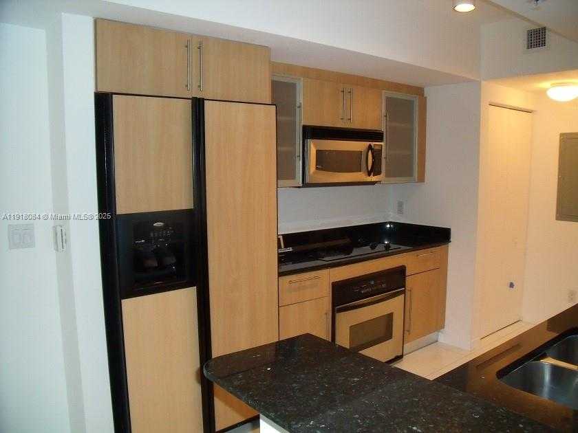 Small Image of 325 SOUTH BISCAYNE BLVD #921, Miami Number 7