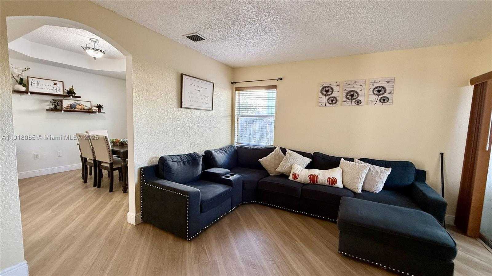 Small Image of 14105 SOUTH WEST 120TH CT #2-16, Miami Number 4