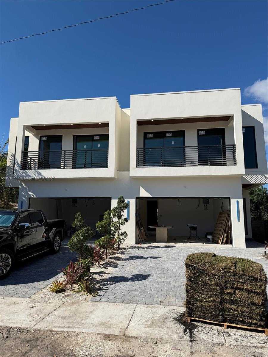 Small Image of 1321 NE 13TH AVE, Fort Lauderdale Number 1