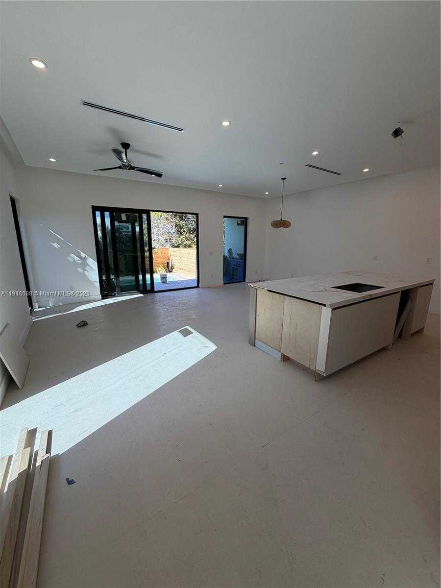 Small Image of 1321 NE 13TH AVE, Fort Lauderdale Number 10