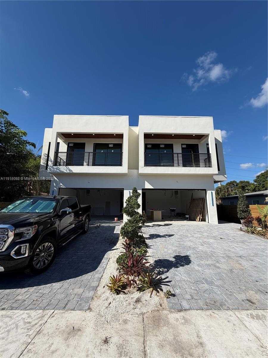 Small Image of 1321 NE 13TH AVE, Fort Lauderdale Number 2