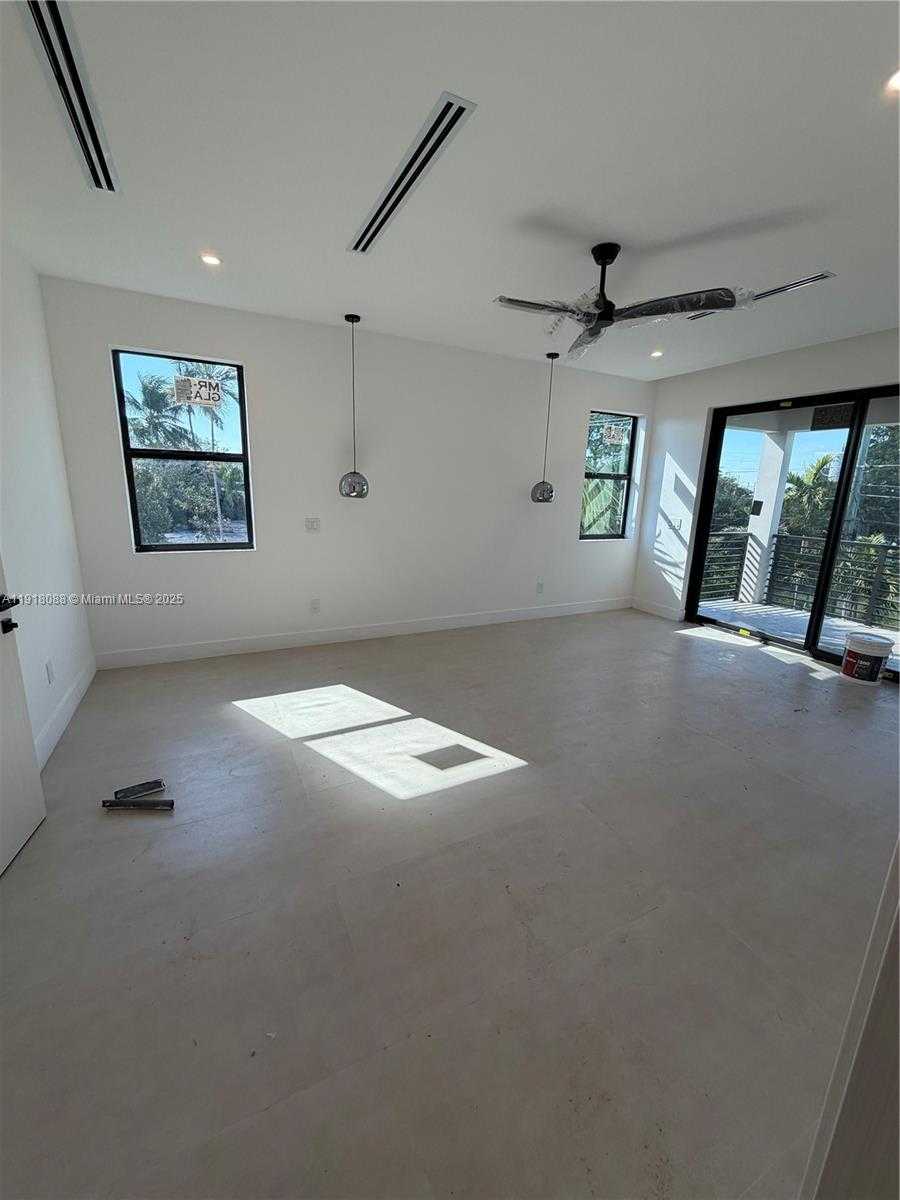 Small Image of 1321 NE 13TH AVE, Fort Lauderdale Number 4