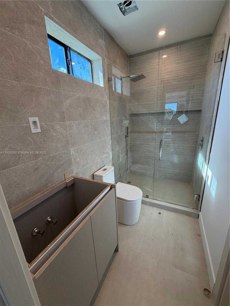 Small Image of 1321 NE 13TH AVE, Fort Lauderdale Number 8