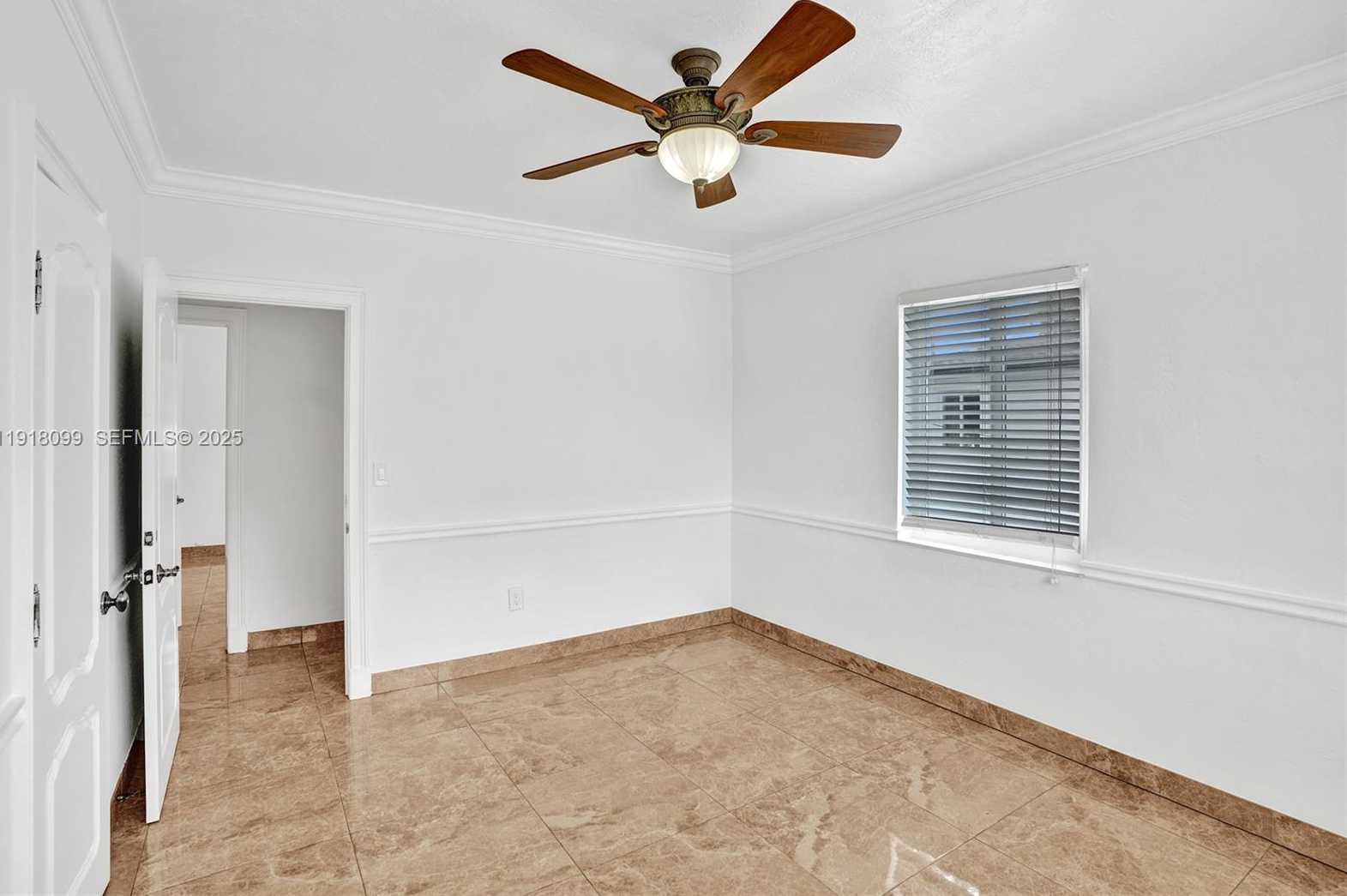 Imagen de Pequeño Objeto