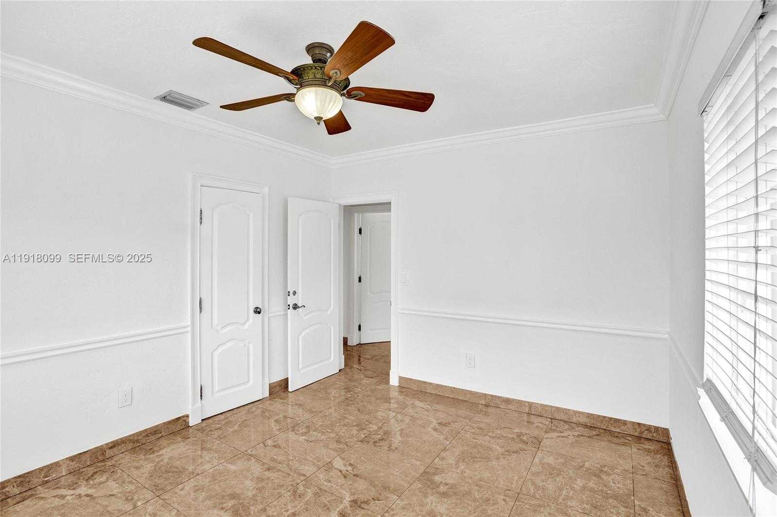 Imagen de Pequeño Objeto