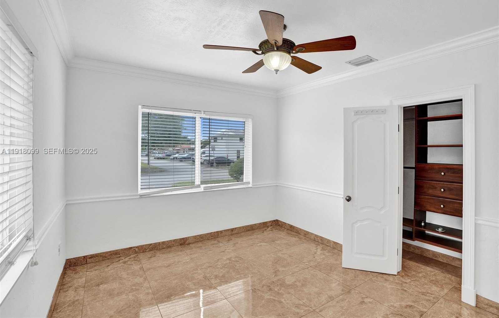 Imagen de Pequeño Objeto