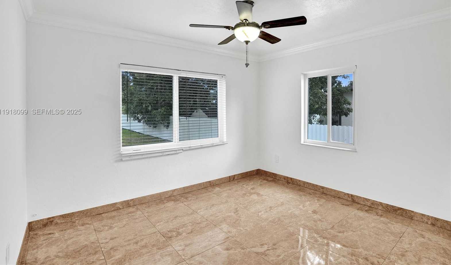 Imagen de Pequeño Objeto