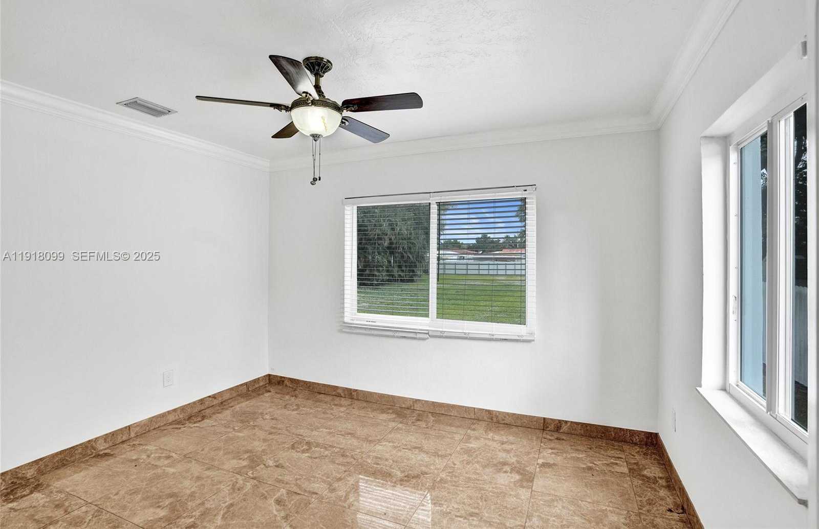 Imagen de Pequeño Objeto