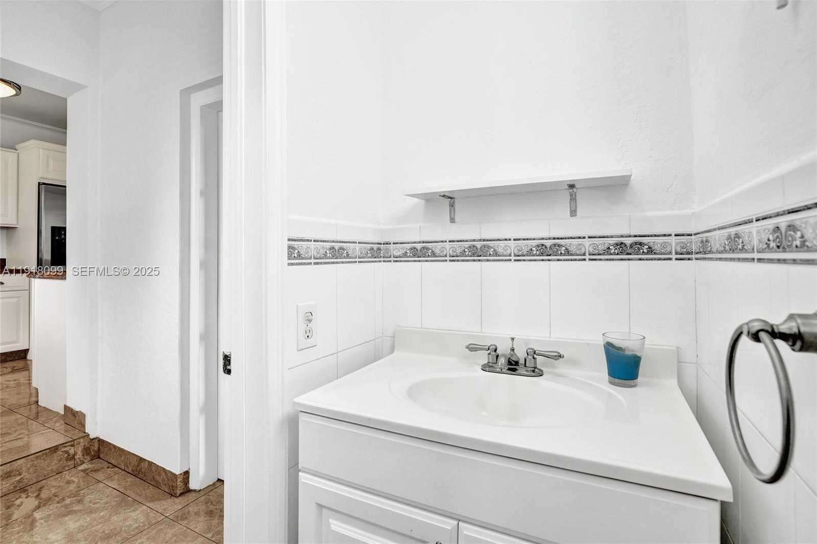 Imagen de Pequeño Objeto