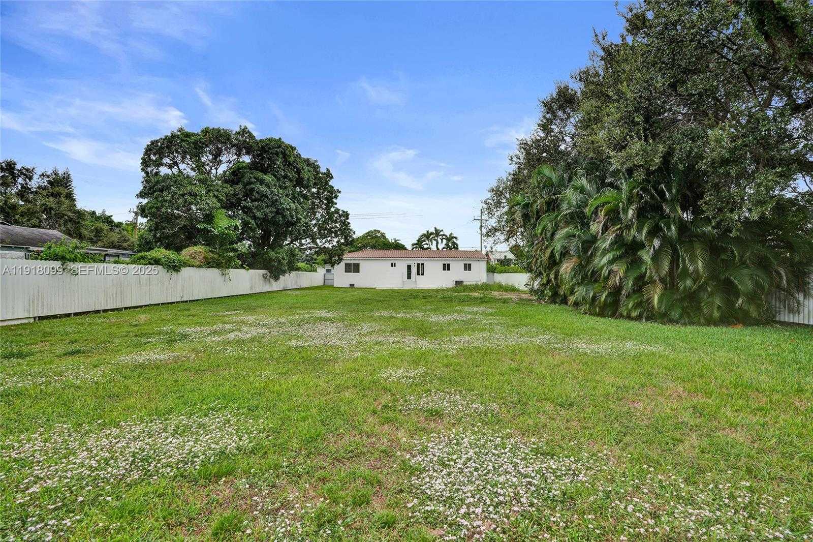 Imagen de Pequeño Objeto