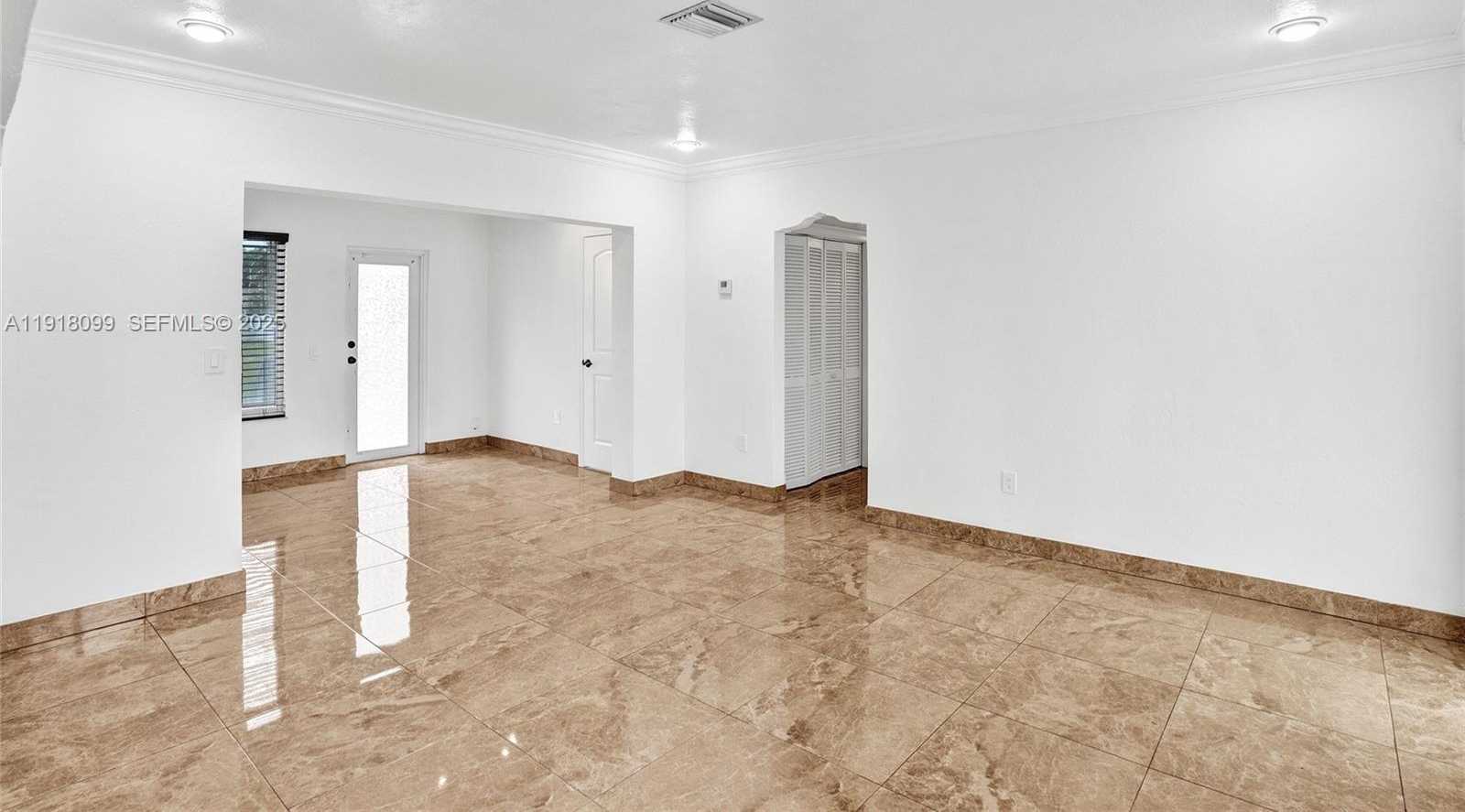 Imagen de Pequeño Objeto