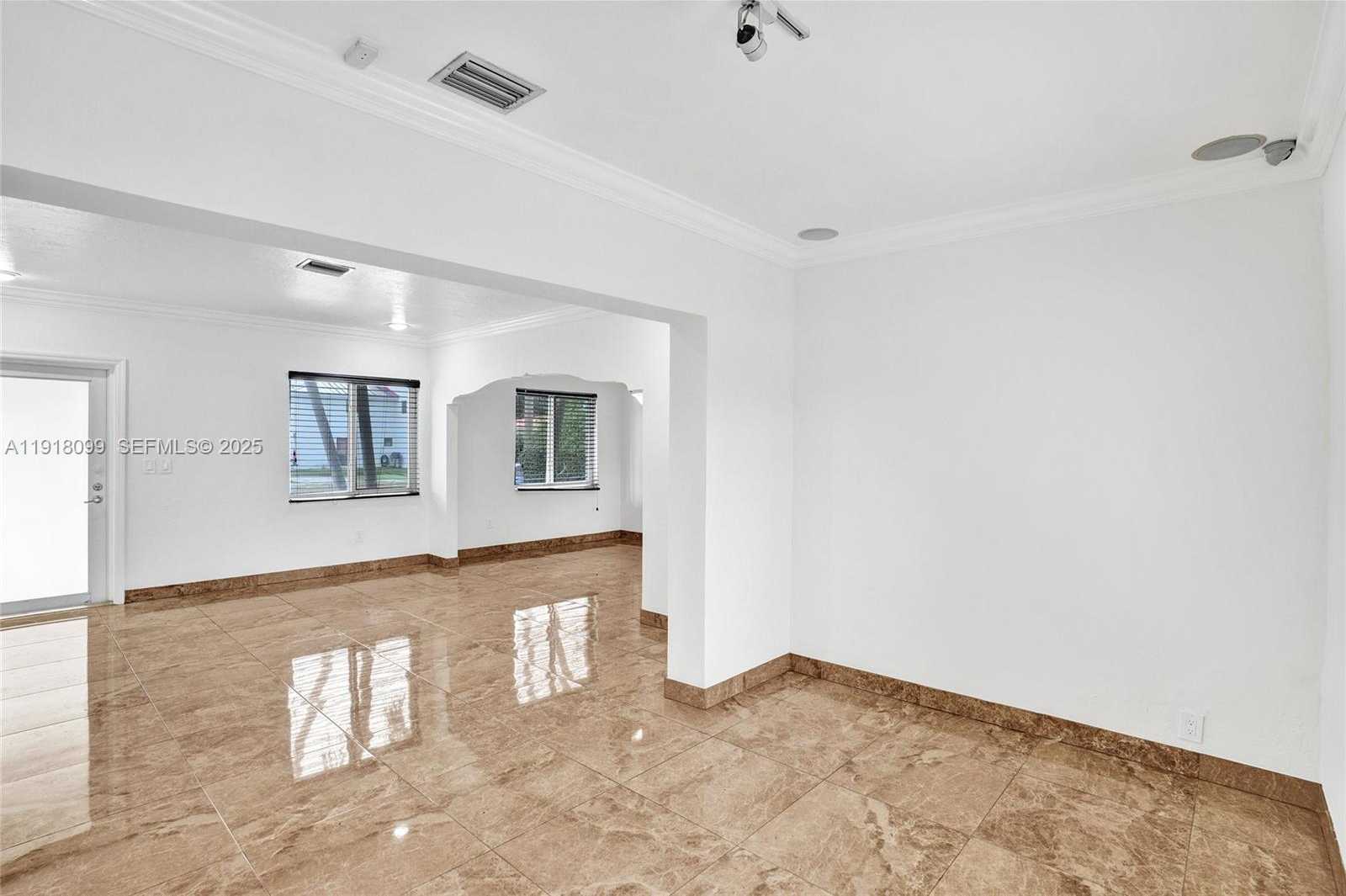 Imagen de Pequeño Objeto