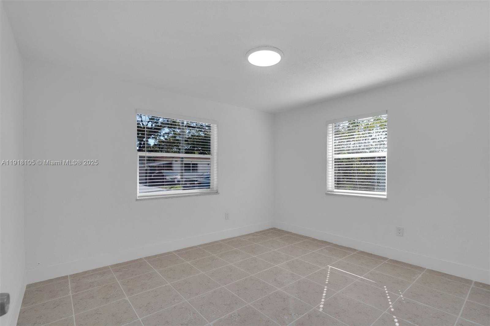 Small Image of 124 SOUTH EAST 2ND TER #1-2, Hallandale Beach Number 11