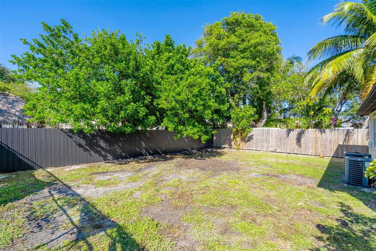 Small Image of 124 SOUTH EAST 2ND TER #1-2, Hallandale Beach Number 27