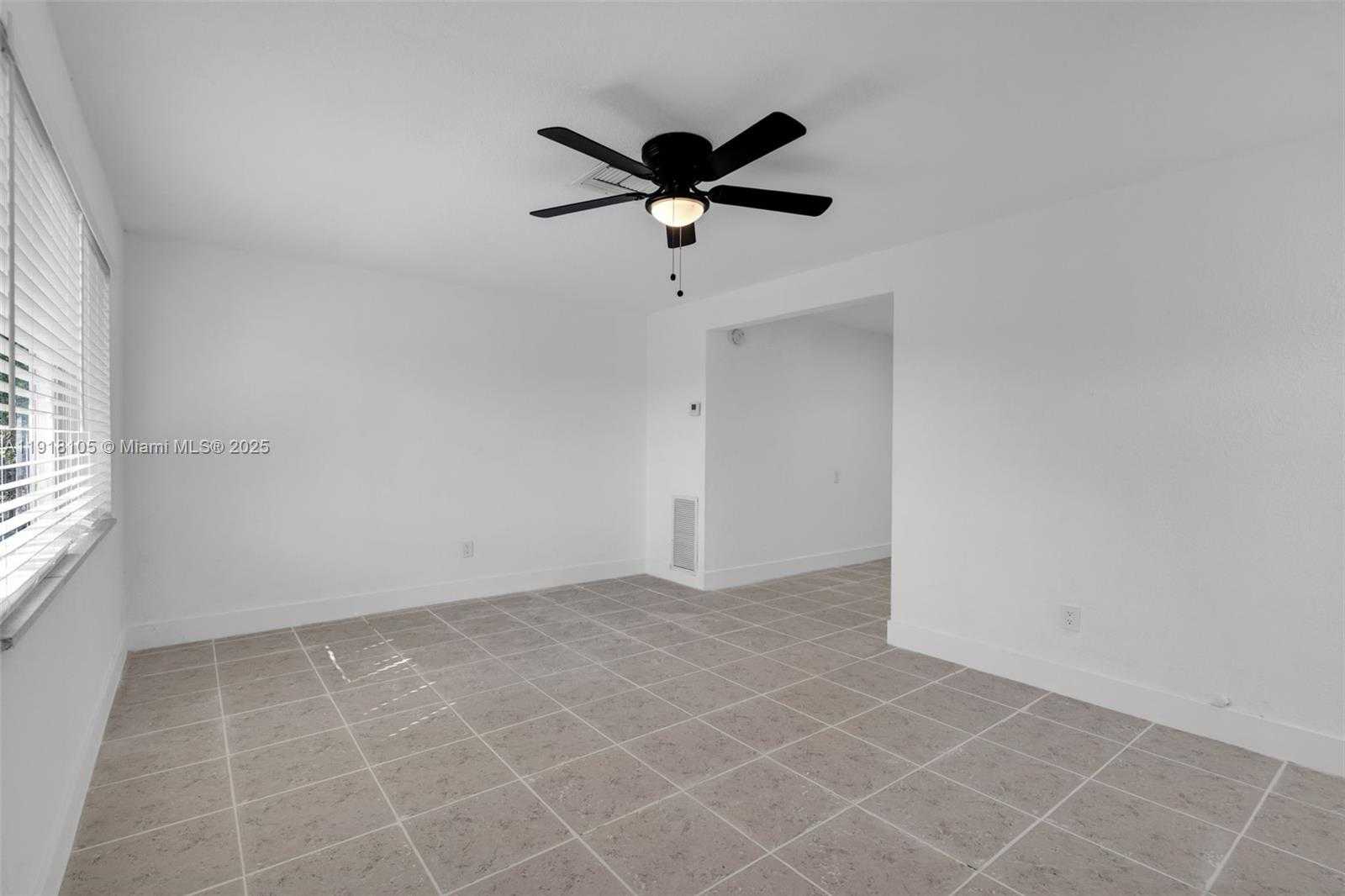 Small Image of 124 SOUTH EAST 2ND TER #1-2, Hallandale Beach Number 5