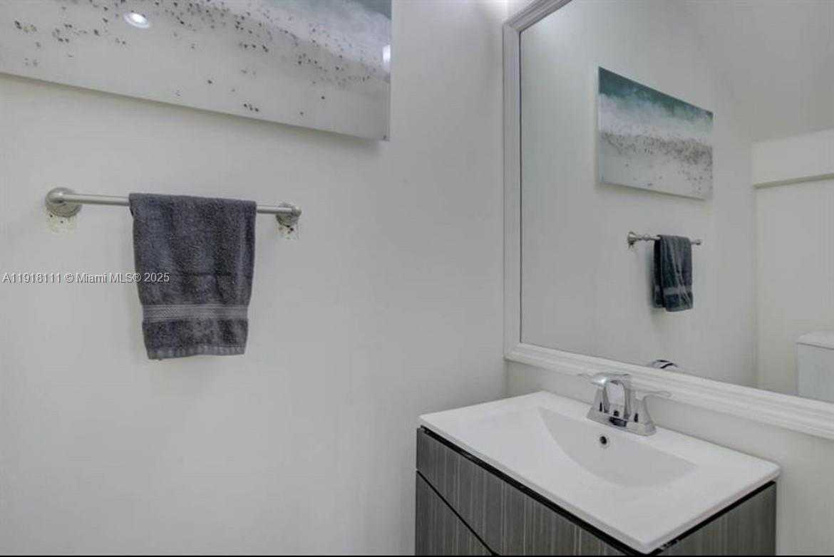 Small Image of 601 NORTH EAST 11TH AVE, Fort Lauderdale Number 31