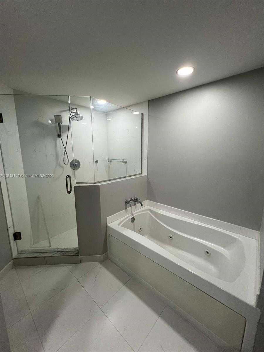 Small Image of 55 SOUTH EAST 6TH ST #1207, Miami Number 62