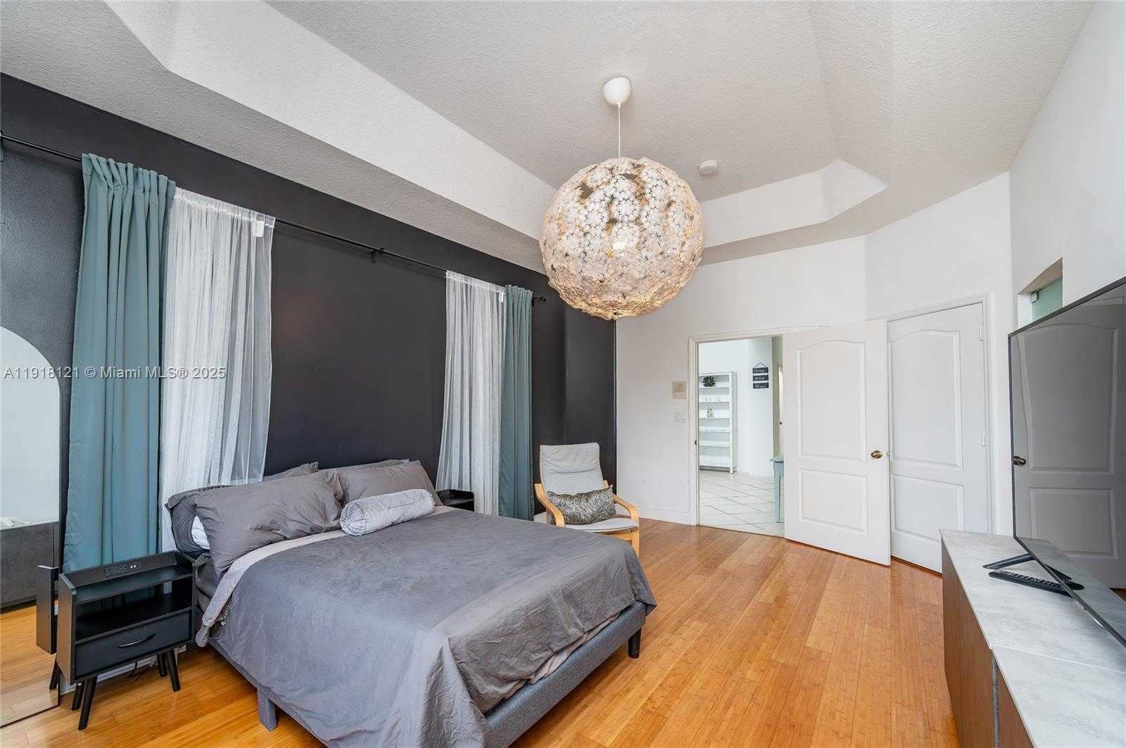 Small Image of 10924 NORTH WEST 67TH ST #10924, Doral Number 10