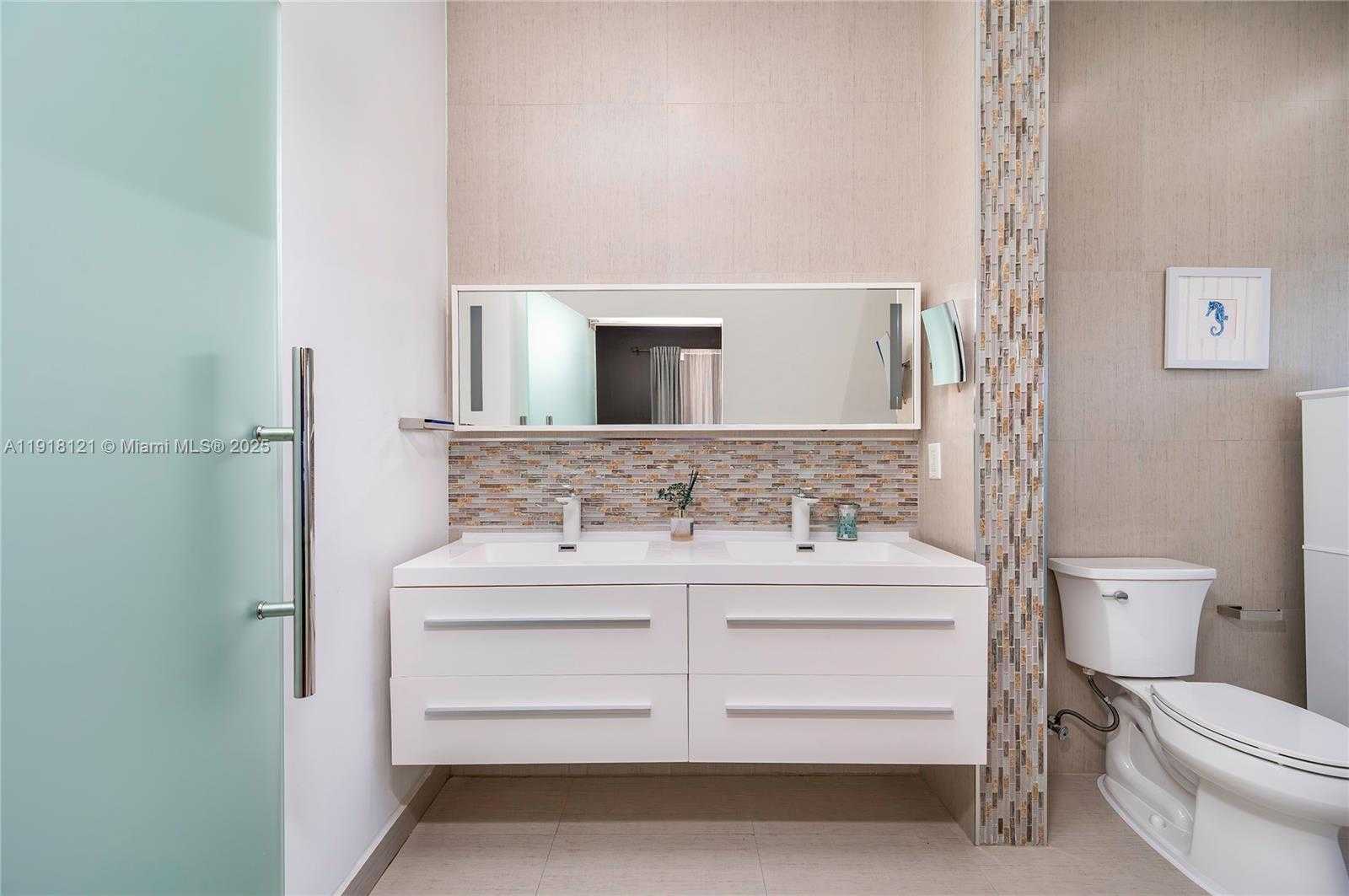 Small Image of 10924 NORTH WEST 67TH ST #10924, Doral Number 12