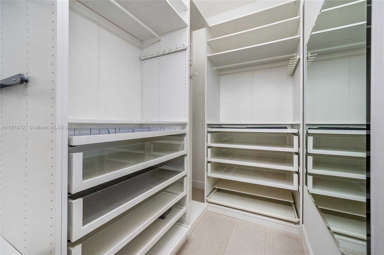 Small Image of 10924 NORTH WEST 67TH ST #10924, Doral Number 19