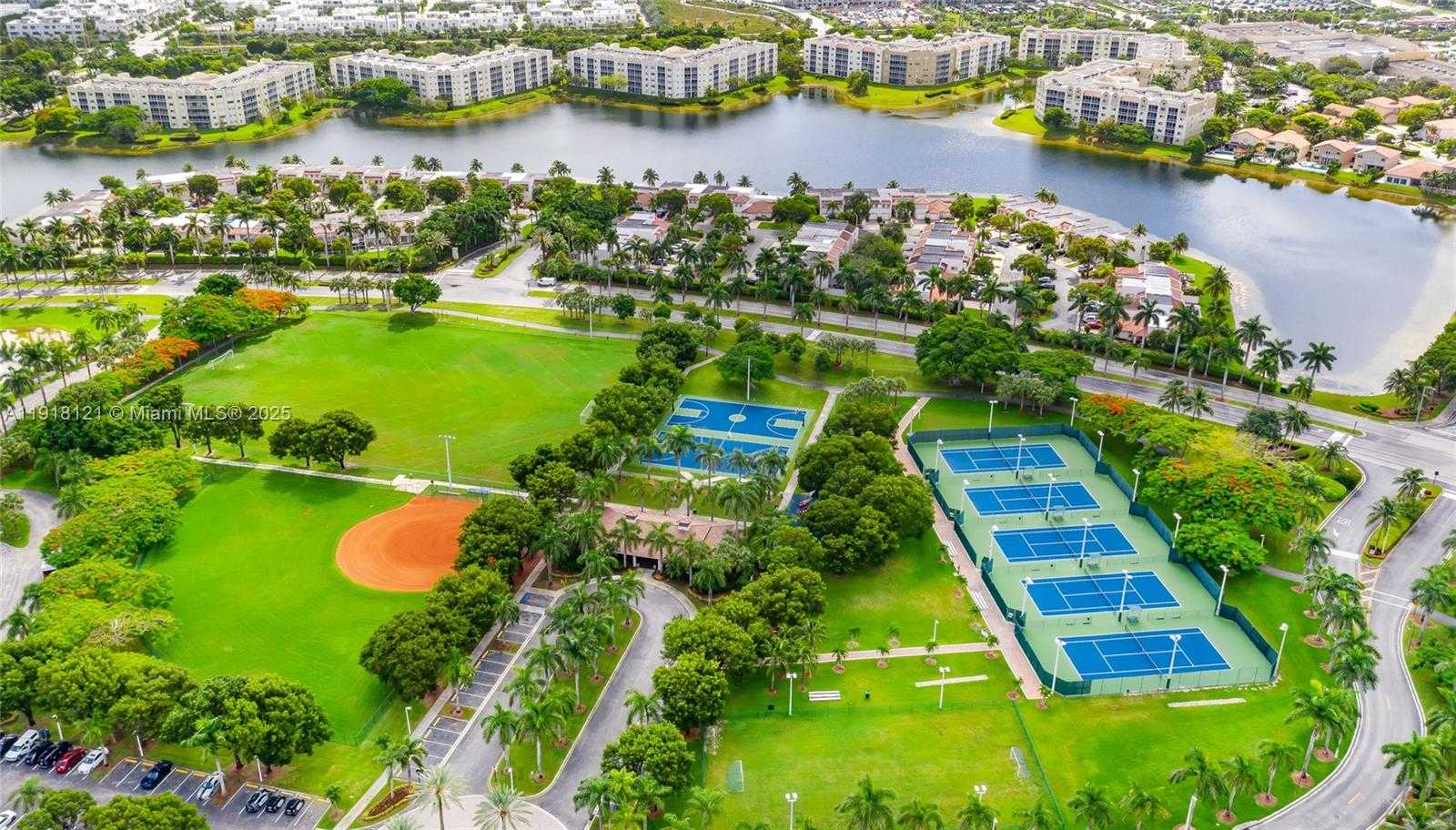 Small Image of 10924 NORTH WEST 67TH ST #10924, Doral Number 26