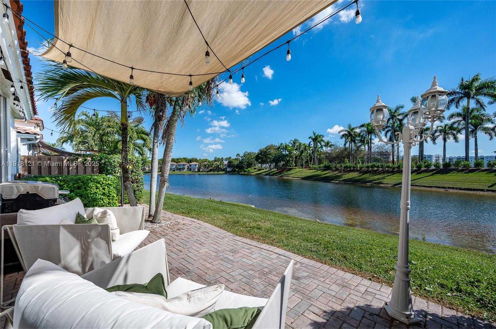 Small Image of 10924 NORTH WEST 67TH ST #10924, Doral Number 3