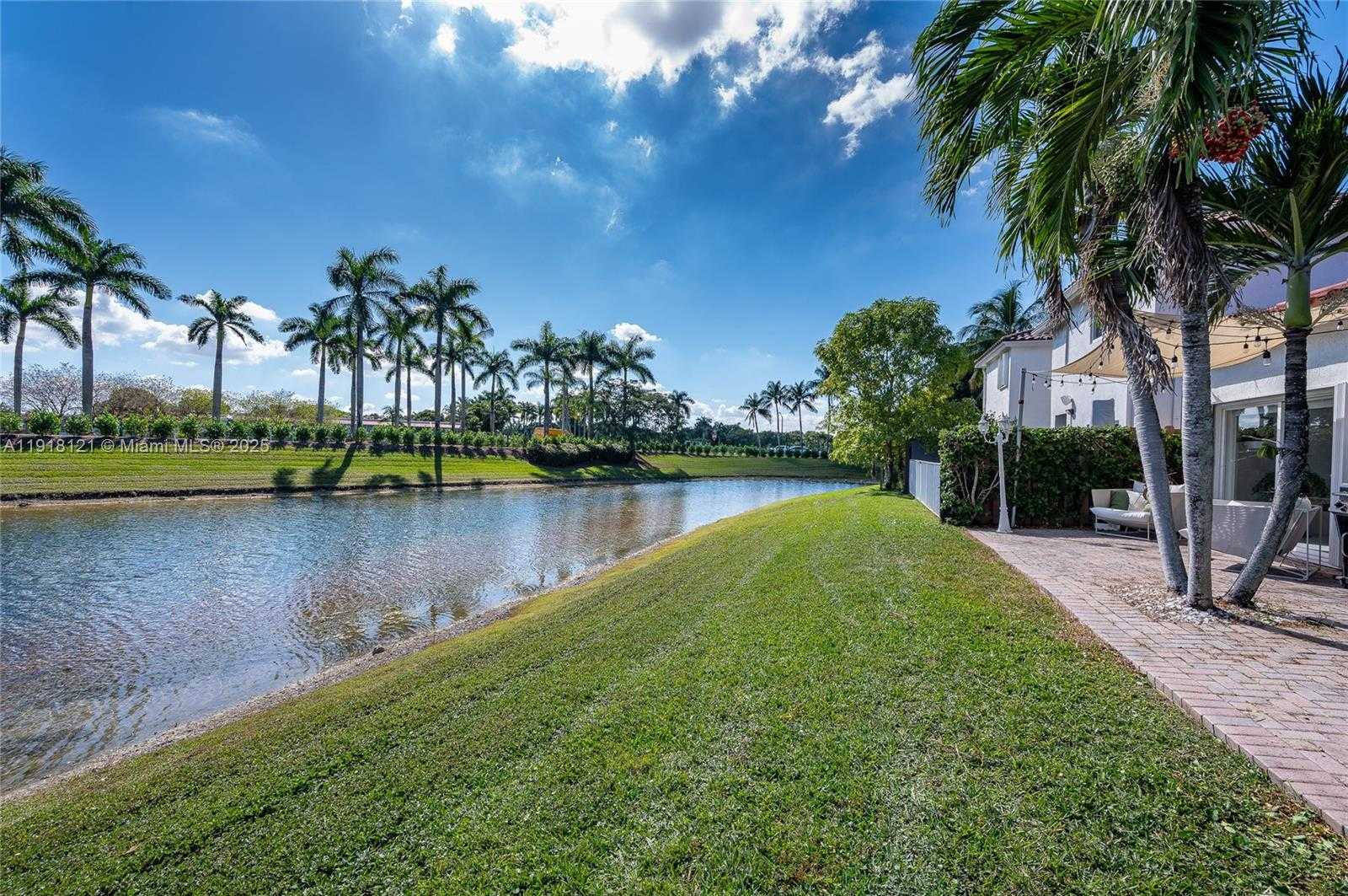 Small Image of 10924 NORTH WEST 67TH ST #10924, Doral Number 30