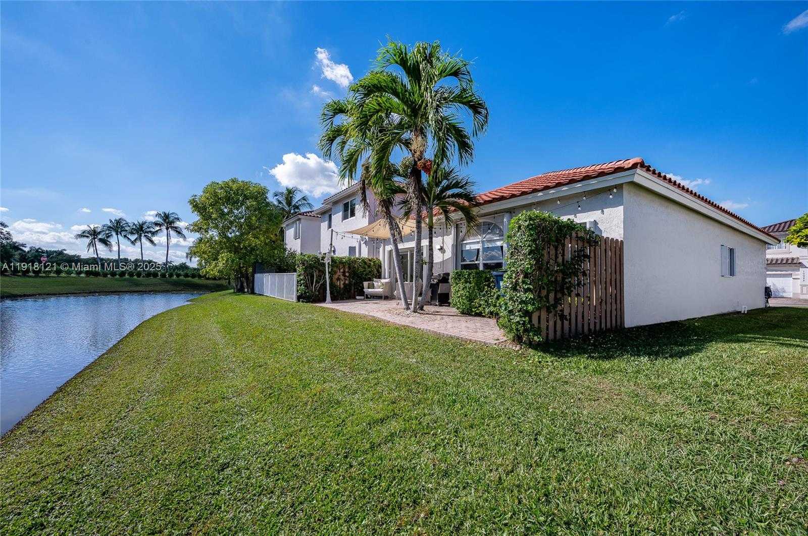 Small Image of 10924 NORTH WEST 67TH ST #10924, Doral Number 34