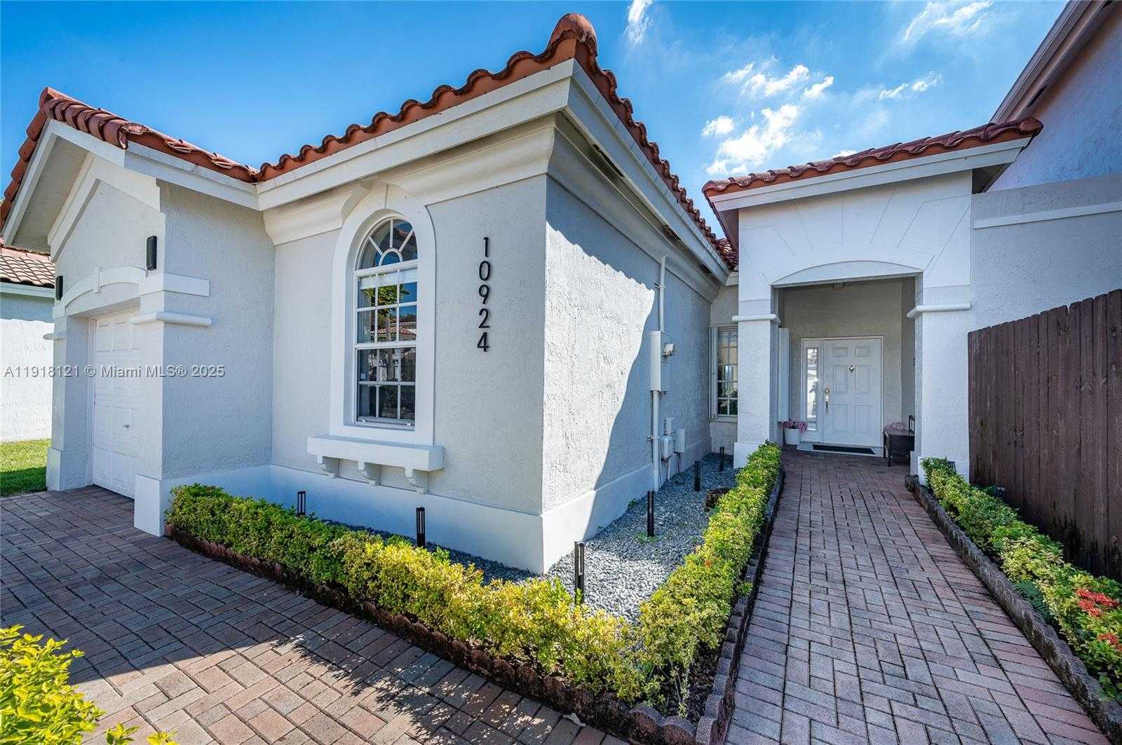 Small Image of 10924 NORTH WEST 67TH ST #10924, Doral Number 42